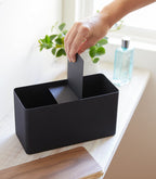Boîte de rangement Rin en acier et bois, coloris noir, détail du produit.
