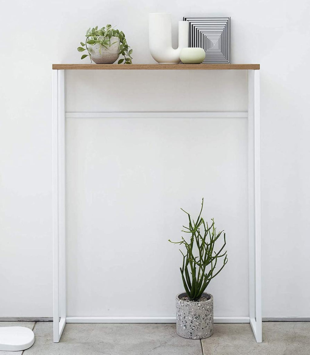 Console d’entrée étroite Tower avec crochets, coloris blanc, détail du produit.