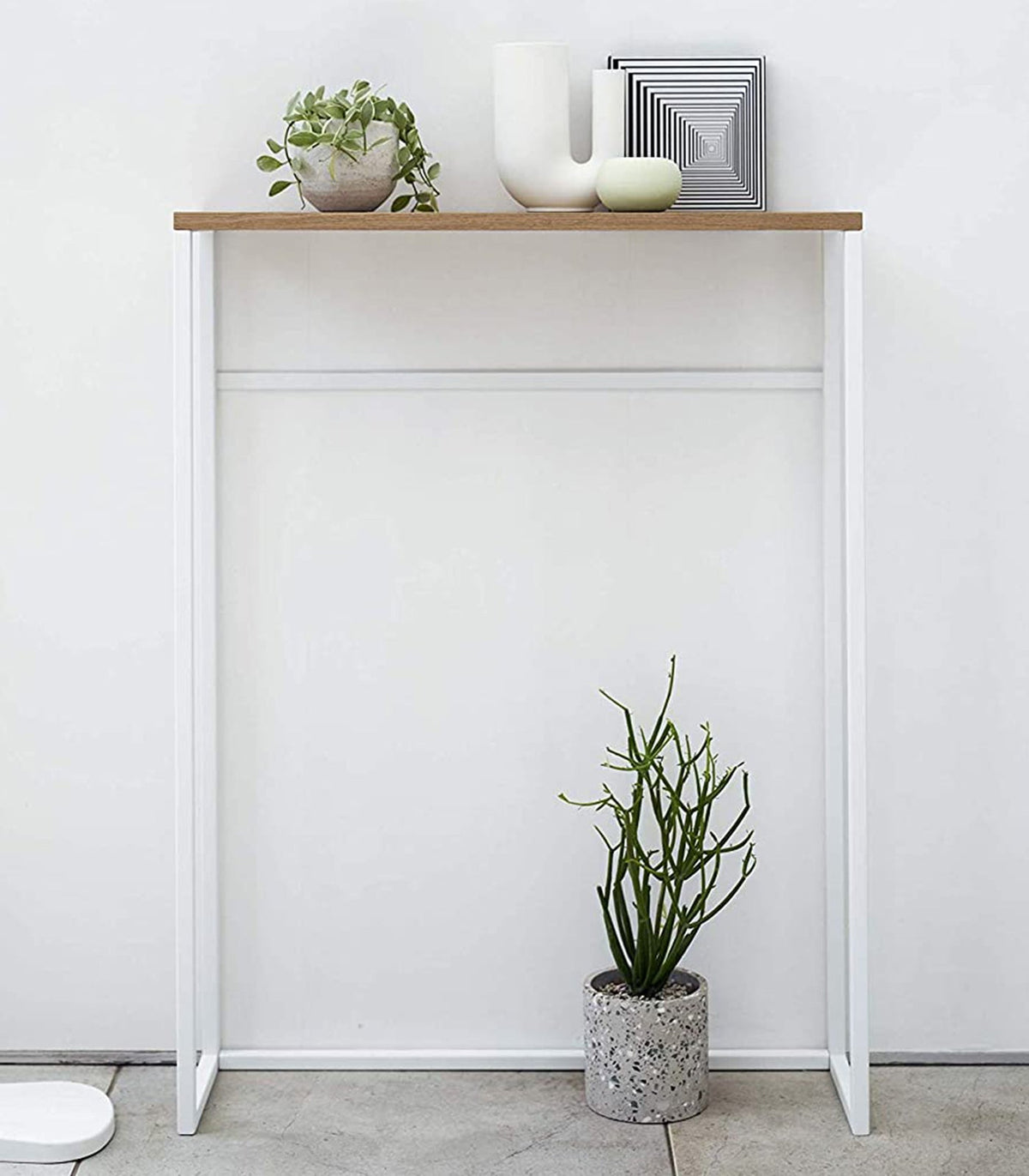 Console d’entrée étroite Tower avec crochets, coloris blanc, détail du produit.
